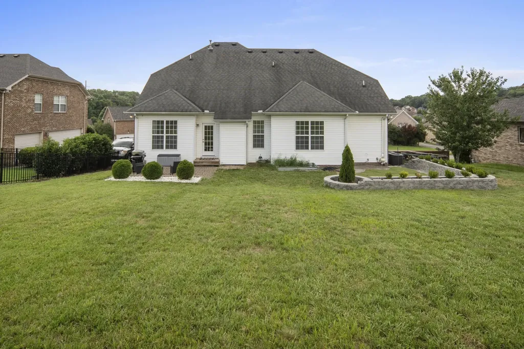 104 N Shadowhaven Way Hendersonville TN 37075