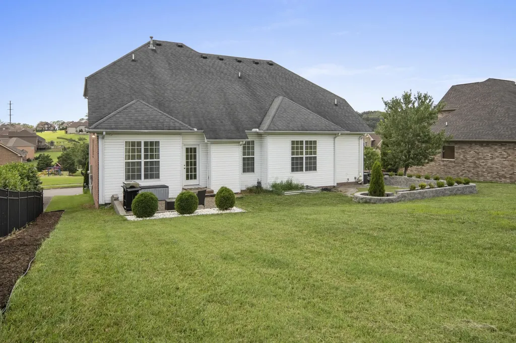 104 N Shadowhaven Way Hendersonville TN 37075