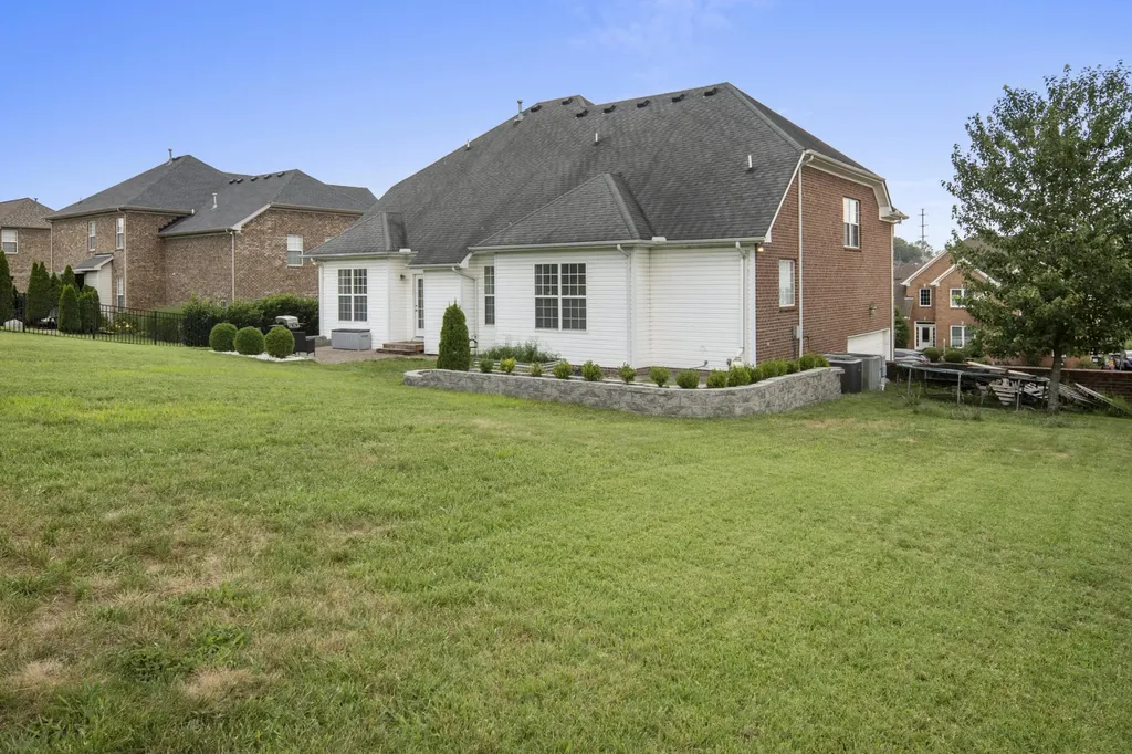 104 N Shadowhaven Way Hendersonville TN 37075