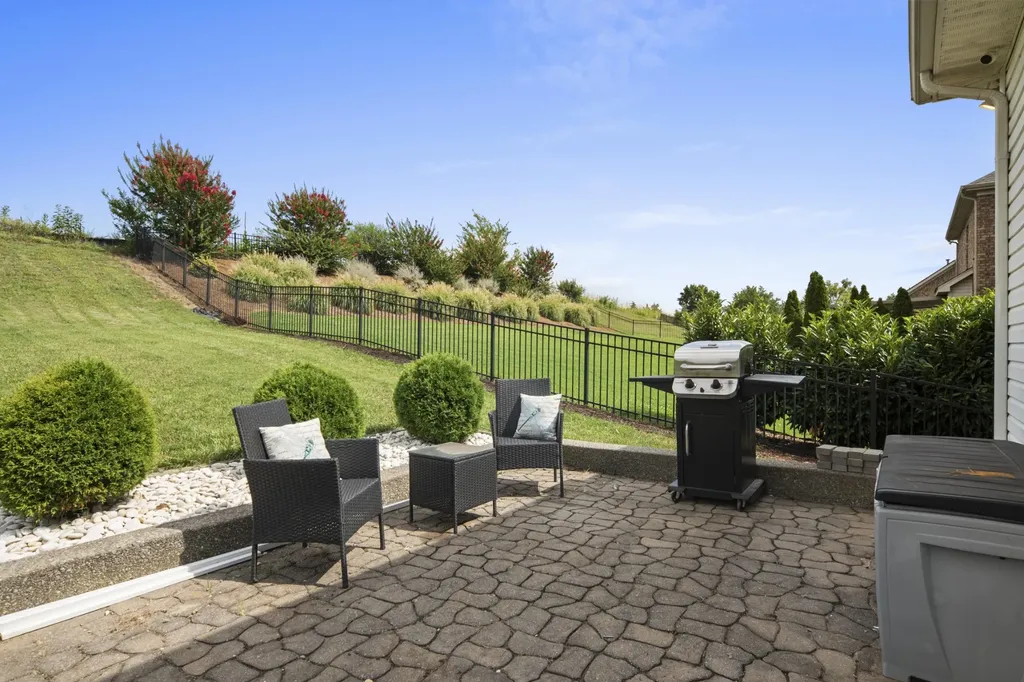 104 N Shadowhaven Way Hendersonville TN 37075