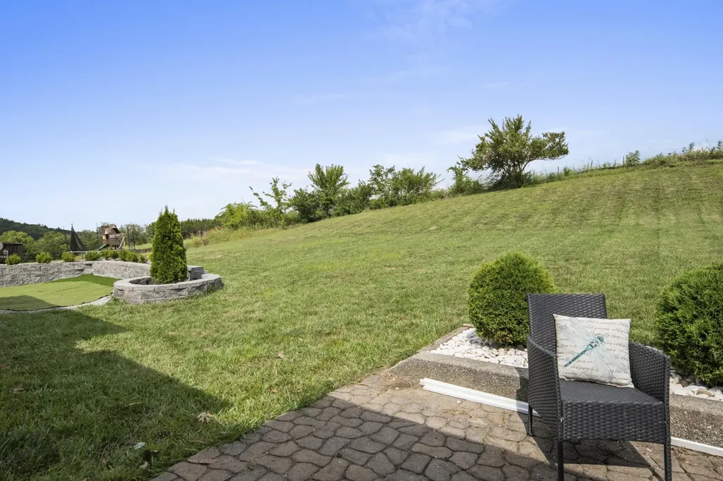104 N Shadowhaven Way Hendersonville TN 37075
