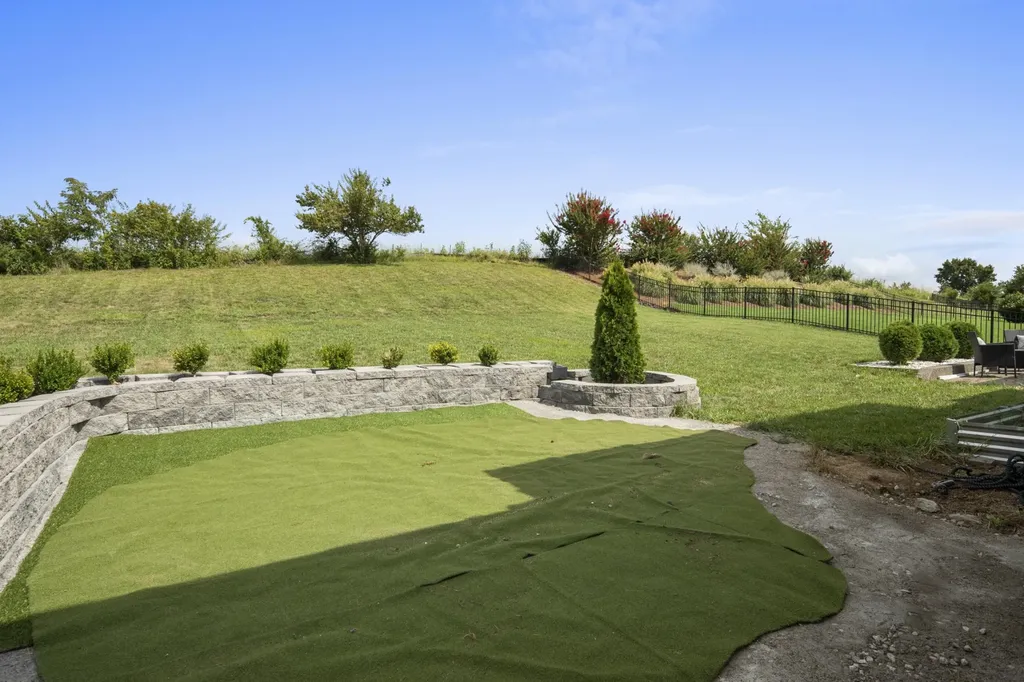 104 N Shadowhaven Way Hendersonville TN 37075
