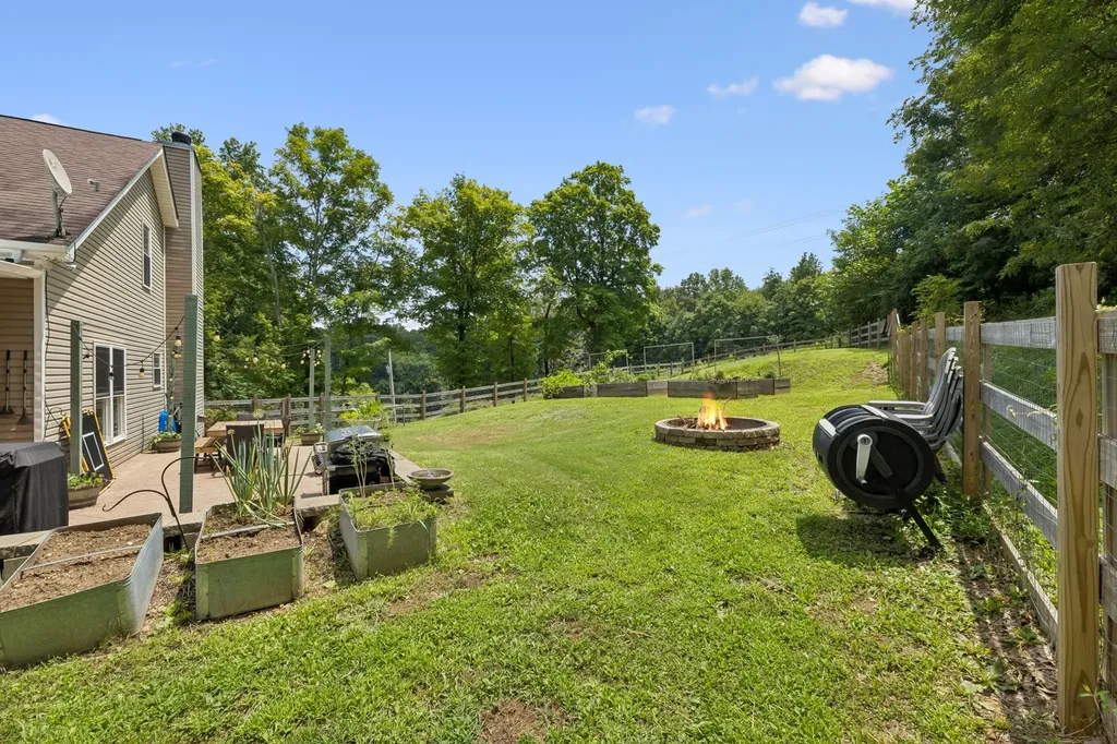 2060 Muddy Branch Road Clarksville TN 37043