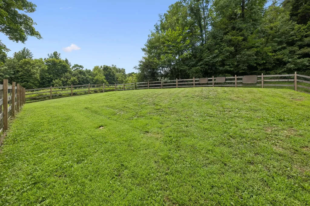 2060 Muddy Branch Road Clarksville TN 37043