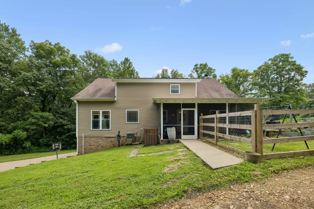 2060 Muddy Branch Road Clarksville TN 37043