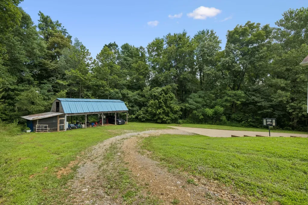 2060 Muddy Branch Road Clarksville TN 37043