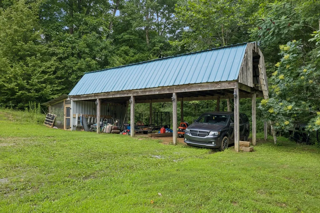 2060 Muddy Branch Road Clarksville TN 37043