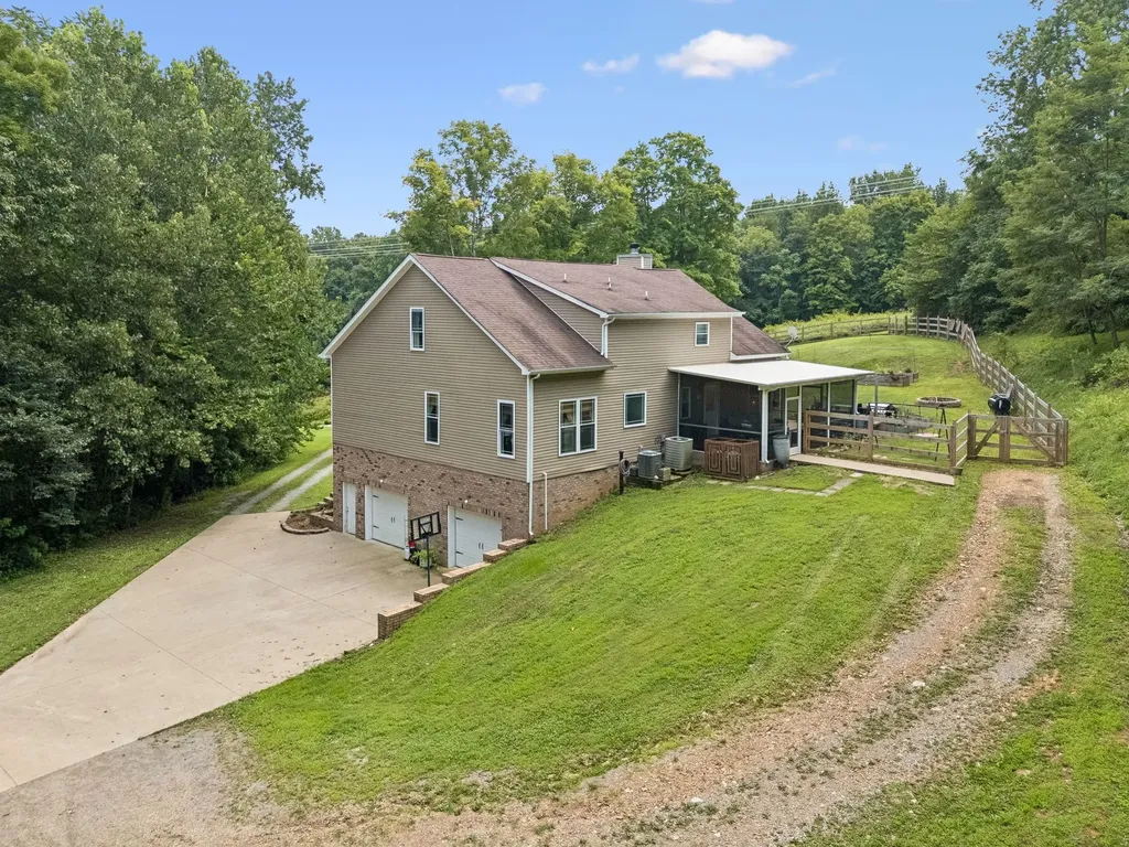 2060 Muddy Branch Road Clarksville TN 37043