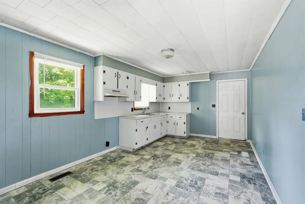 7 Thurman Drive Celina TN 38551