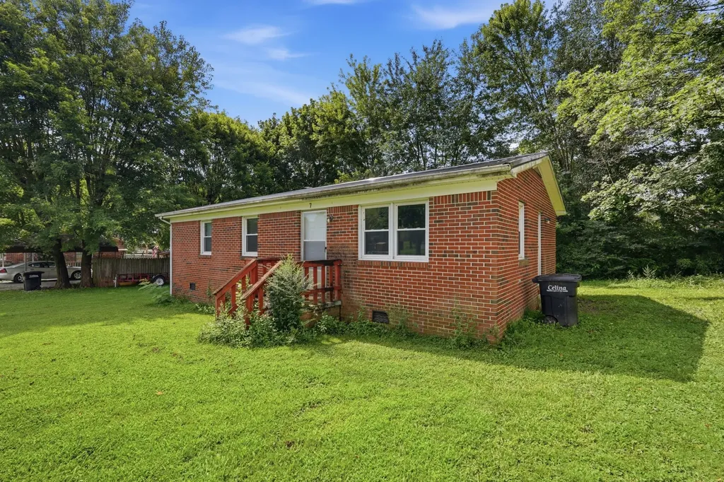 7 Thurman Drive Celina TN 38551