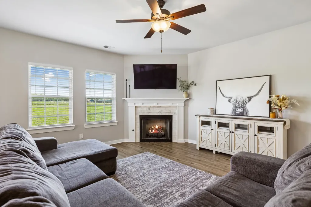 731 N Main Street Morrison TN 37357