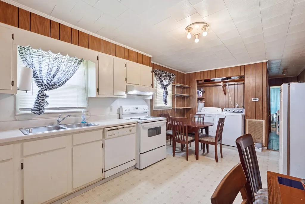 8 Thurman Drive Celina TN 38551