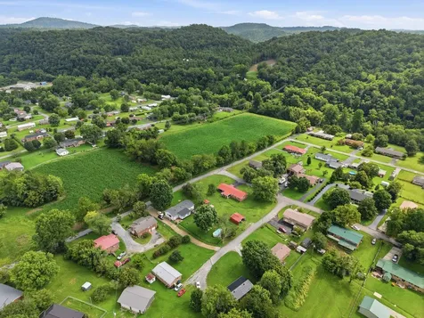 8 Thurman Drive Celina TN 38551