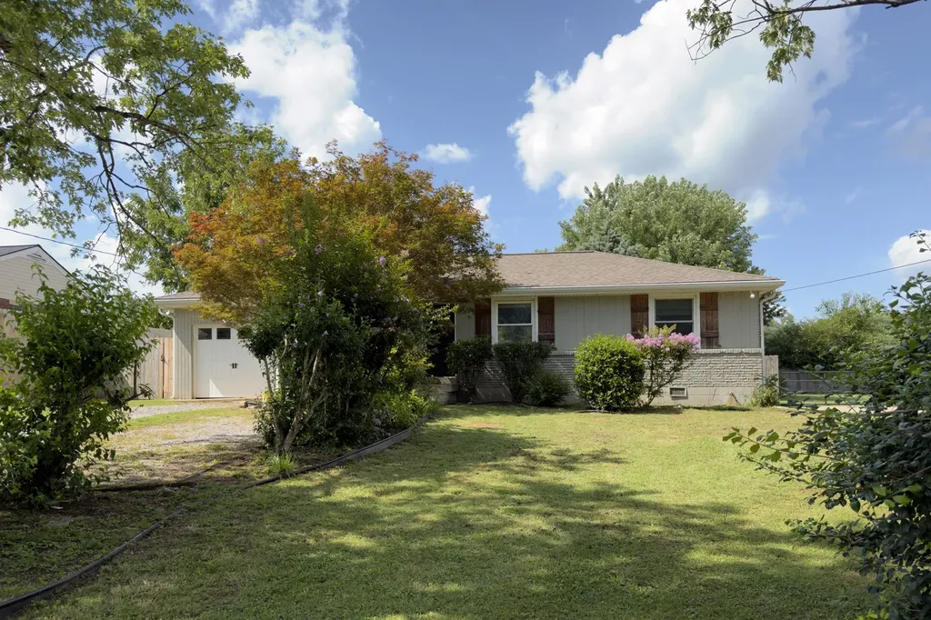 2896 Lyncrest Drive Nashville TN 37214