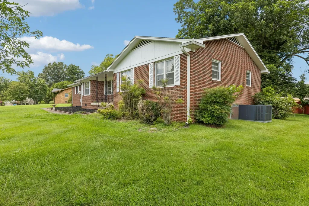950 Fairlane Drive Lewisburg TN 37091