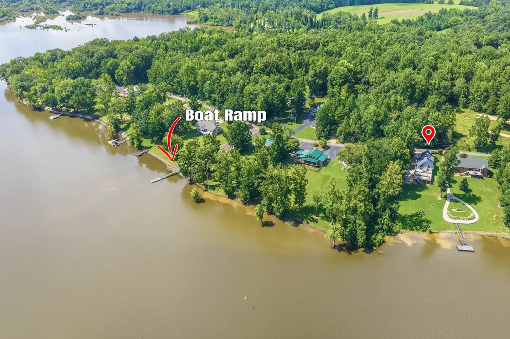 247 Featherfoot Parkway Loop Parsons TN 38363