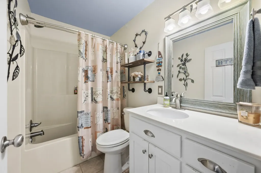 247 Featherfoot Parkway Loop Parsons TN 38363