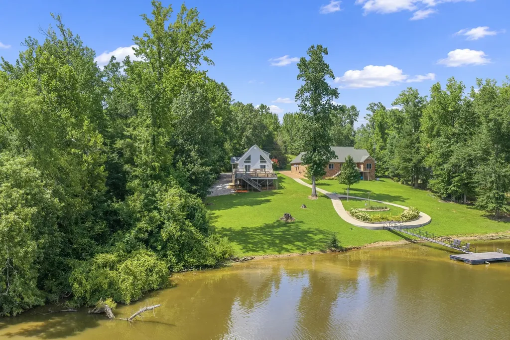 247 Featherfoot Parkway Loop Parsons TN 38363