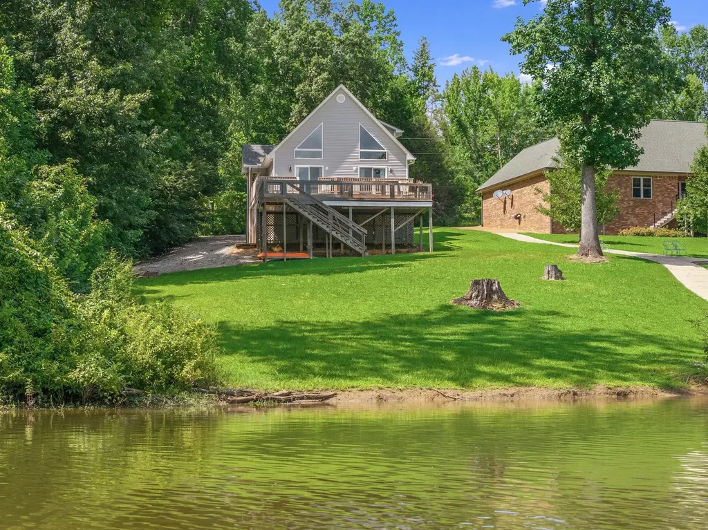 247 Featherfoot Parkway Loop Parsons TN 38363