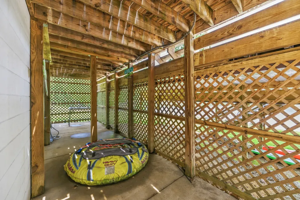 247 Featherfoot Parkway Loop Parsons TN 38363