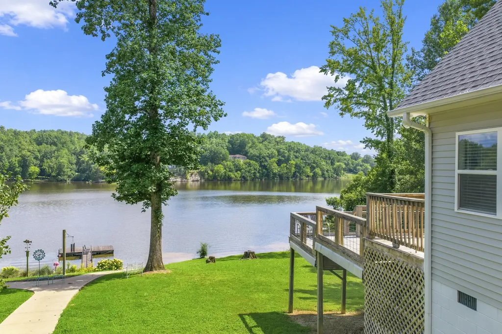 247 Featherfoot Parkway Loop Parsons TN 38363