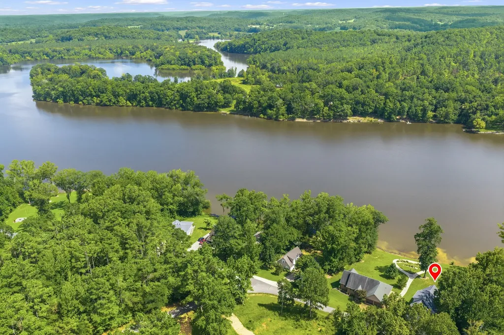 247 Featherfoot Parkway Loop Parsons TN 38363