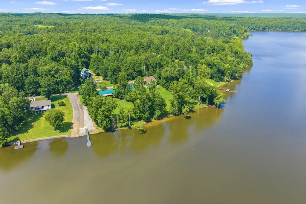 247 Featherfoot Parkway Loop Parsons TN 38363