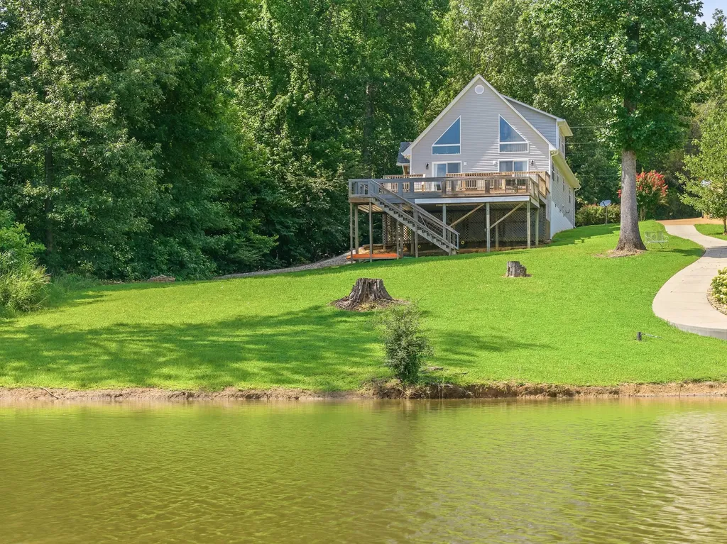 247 Featherfoot Parkway Loop Parsons TN 38363