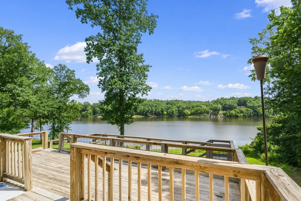 247 Featherfoot Parkway Loop Parsons TN 38363
