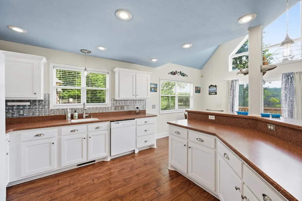 247 Featherfoot Parkway Loop Parsons TN 38363