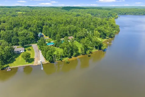 247 Featherfoot Parkway Loop Parsons TN 38363