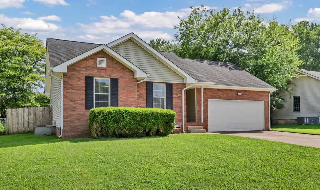 3230 N Senseney Circle Clarksville TN 37042