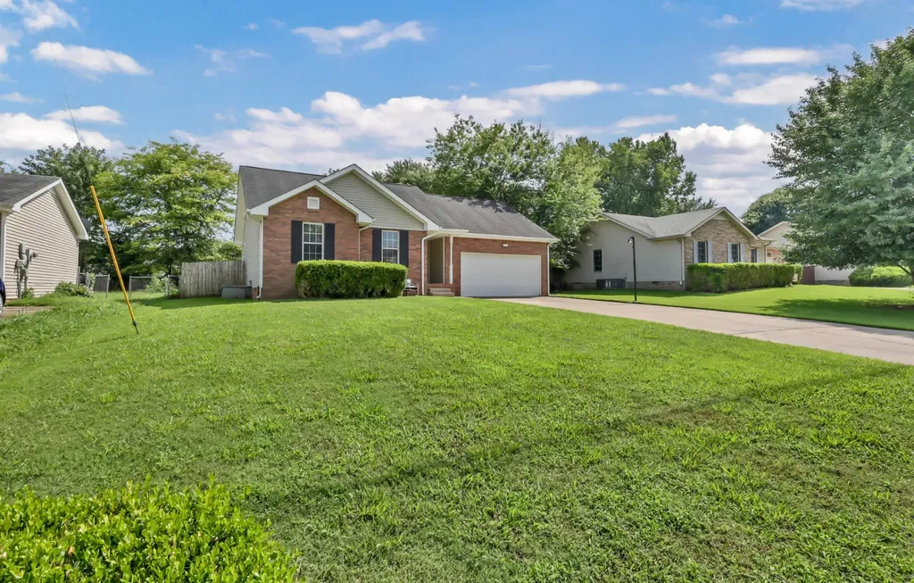 3230 N Senseney Circle Clarksville TN 37042