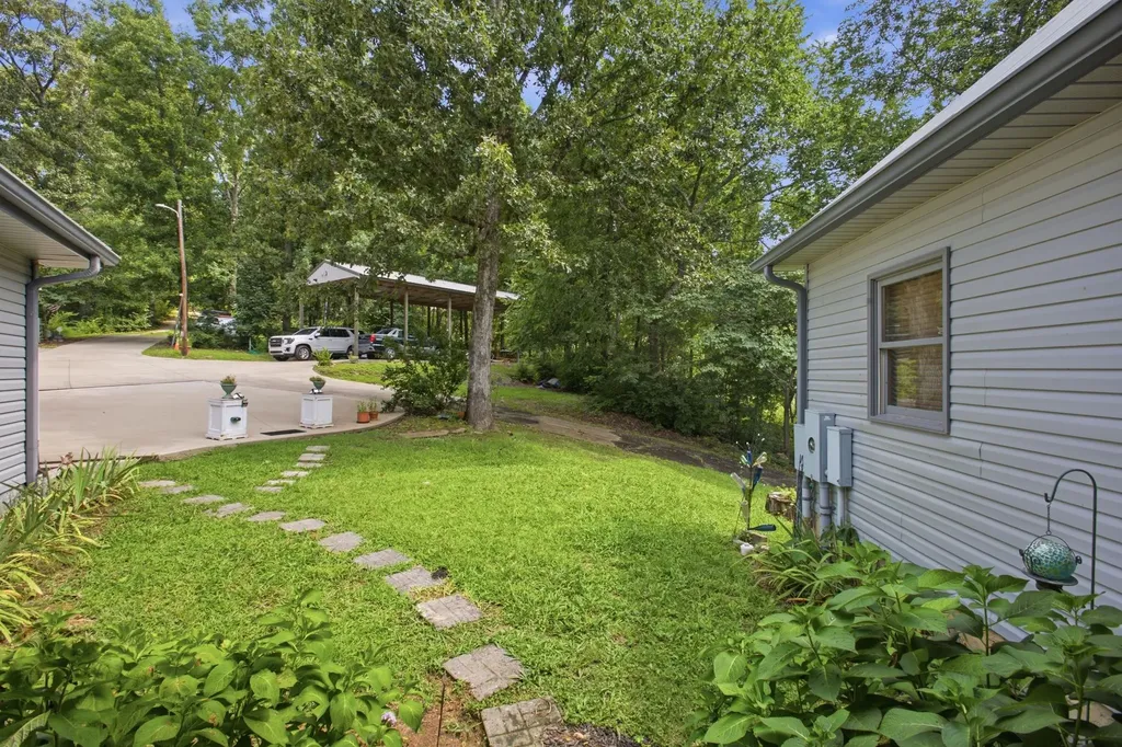 421 Bluff Point Lane Waverly TN 37185