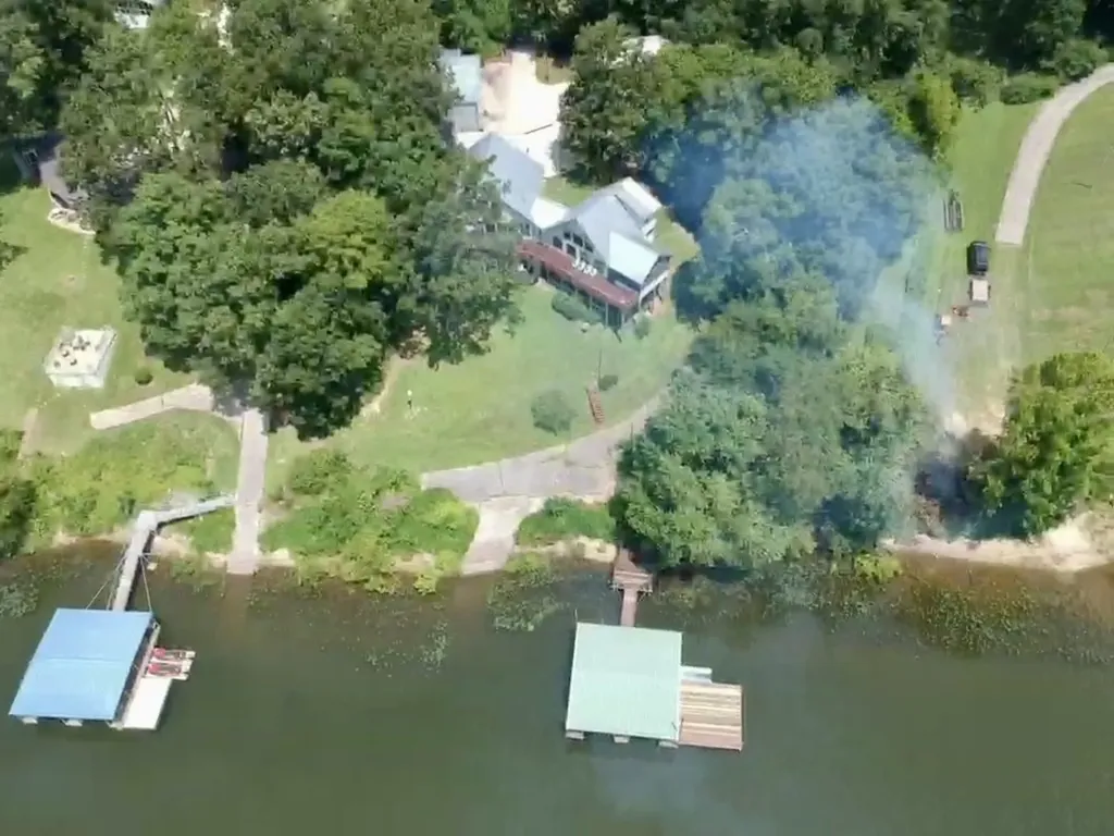 421 Bluff Point Lane Waverly TN 37185
