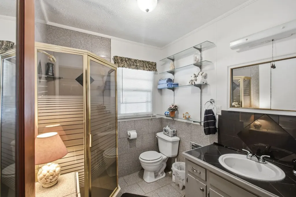 421 Bluff Point Lane Waverly TN 37185