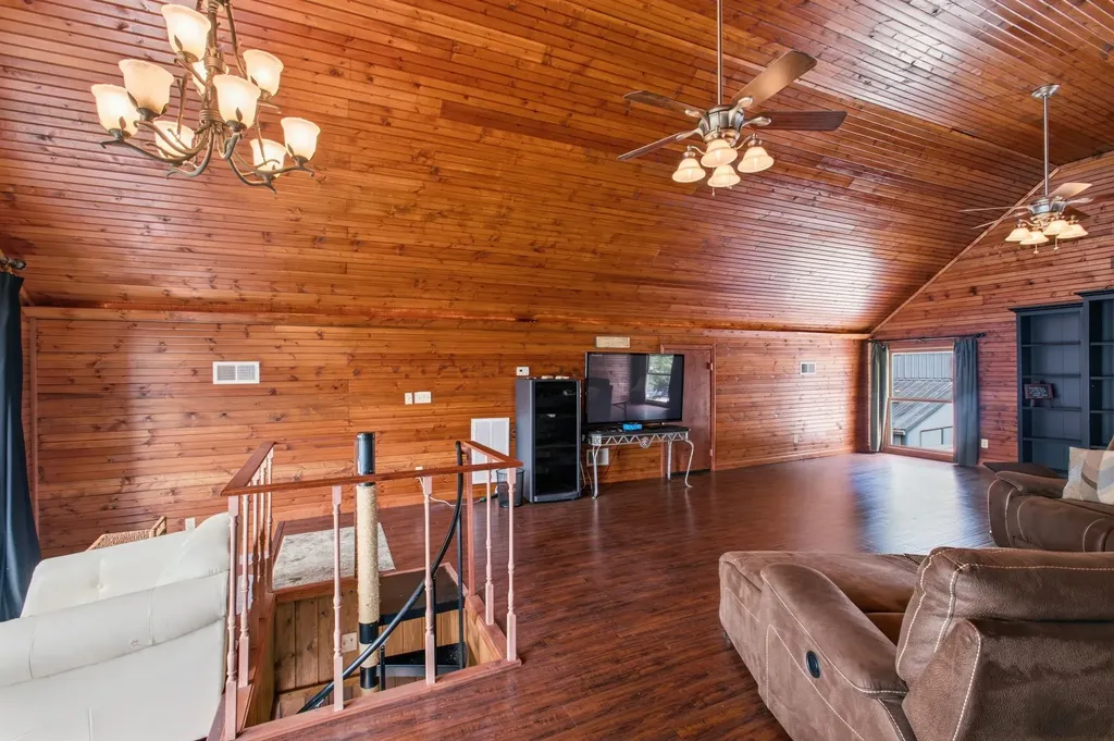 421 Bluff Point Lane Waverly TN 37185
