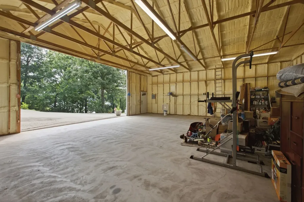 421 Bluff Point Lane Waverly TN 37185