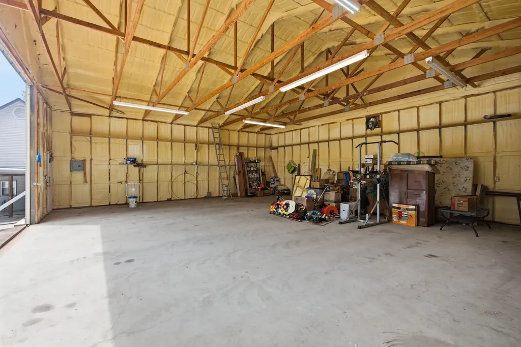 421 Bluff Point Lane Waverly TN 37185