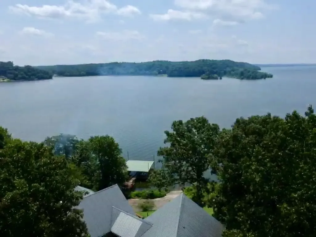 421 Bluff Point Lane Waverly TN 37185