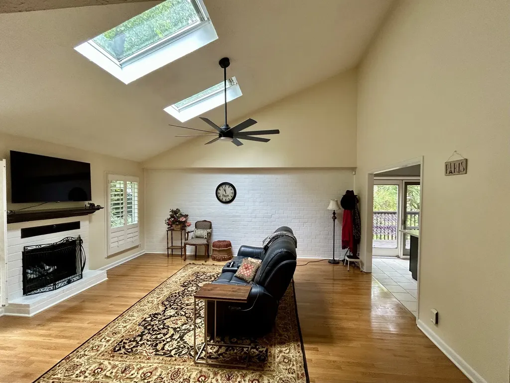 330 Chimney Hill Nashville TN 37221