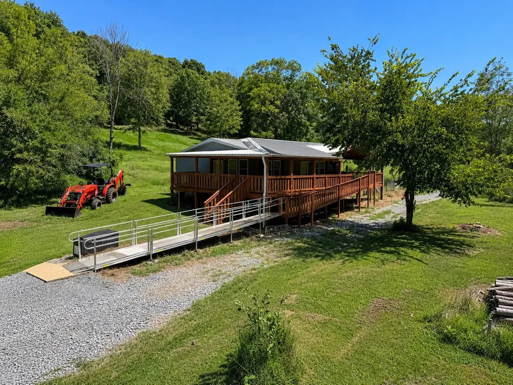 910 Woodmore Hollow Lane Hartsville TN 37074