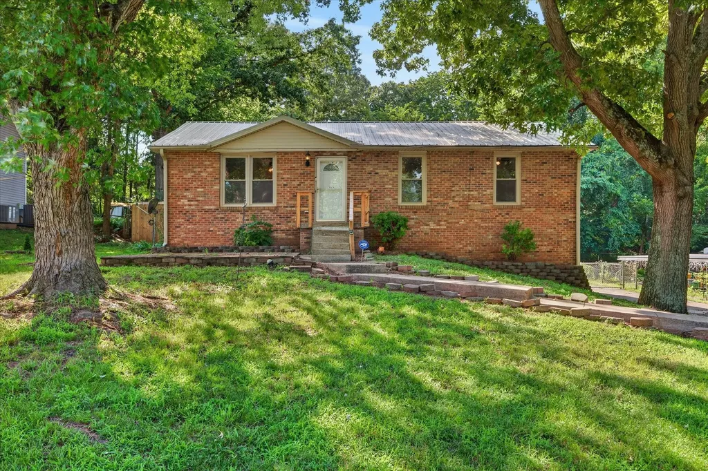 1832 Palamino Drive Clarksville TN 37042