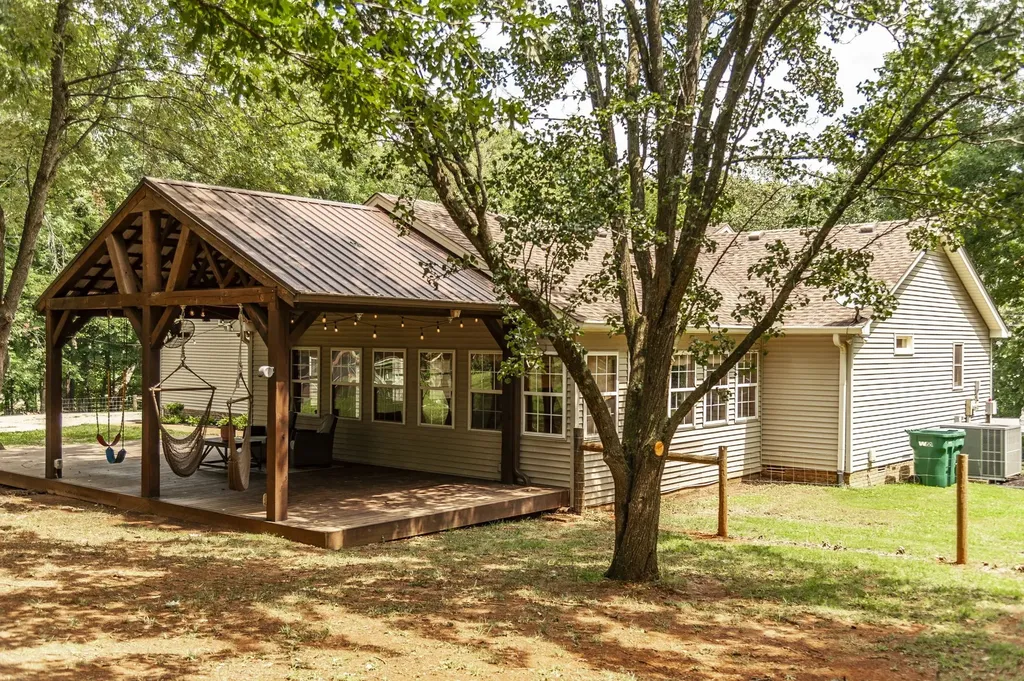 205 Overlook Court White House TN 37188