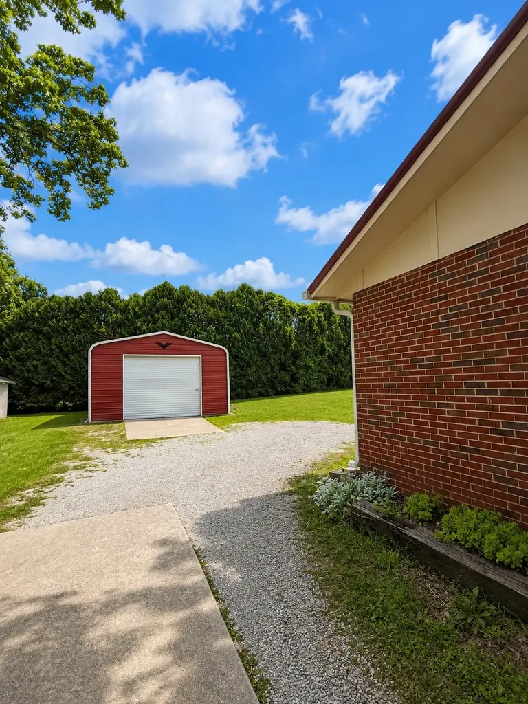 204 Lakeshore Drive Mcminnville TN 37110