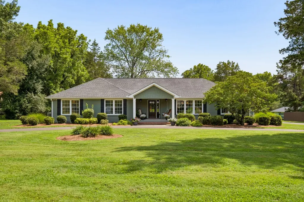 2115 Harding Place Murfreesboro TN 37129