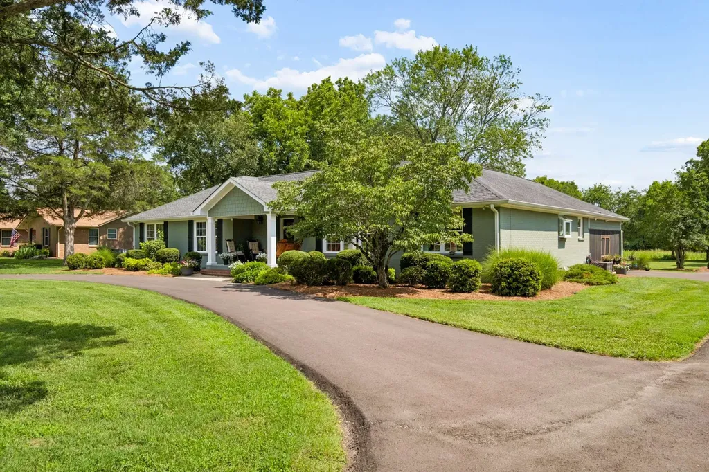 2115 Harding Place Murfreesboro TN 37129