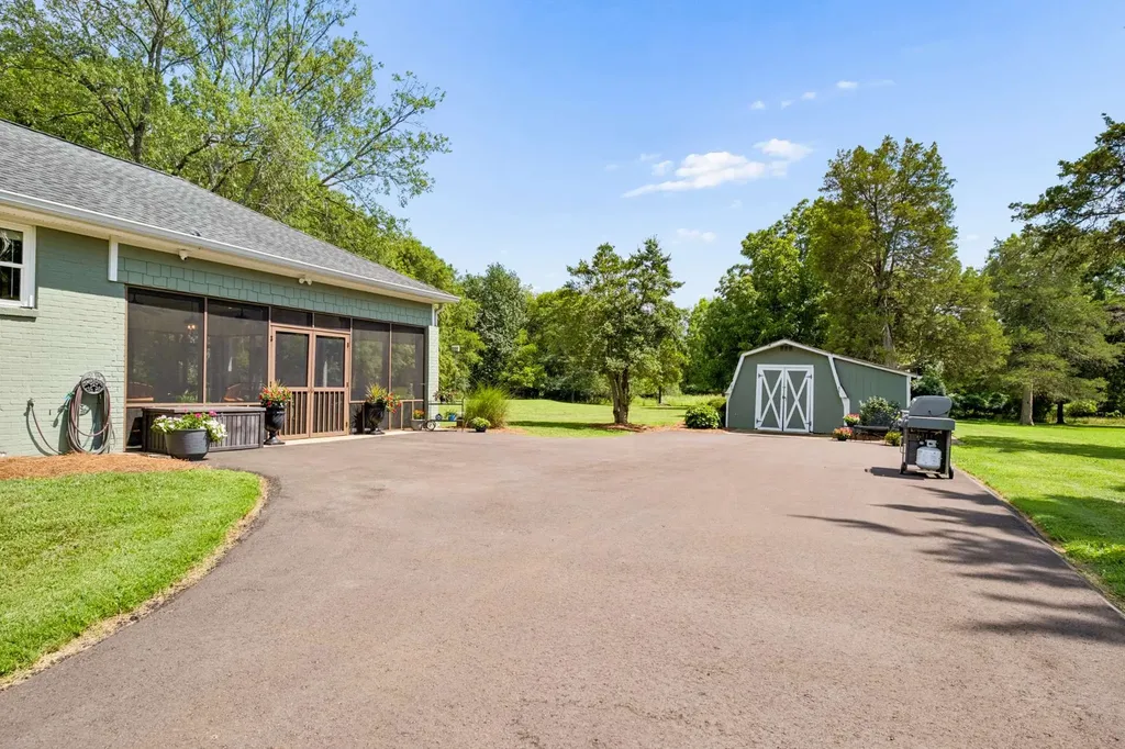 2115 Harding Place Murfreesboro TN 37129