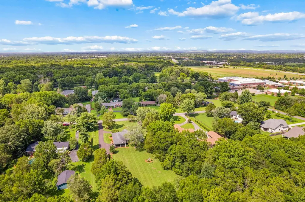 2115 Harding Place Murfreesboro TN 37129