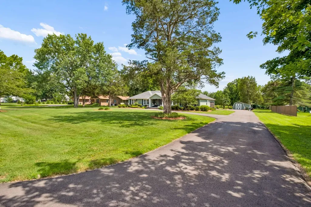 2115 Harding Place Murfreesboro TN 37129